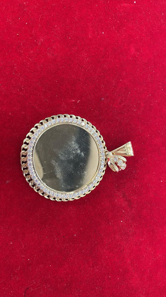 14 k pendant with diamante for women and men