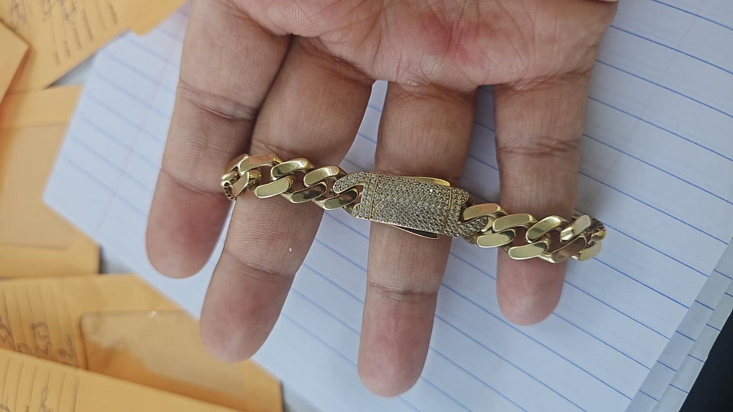 14 k esclava